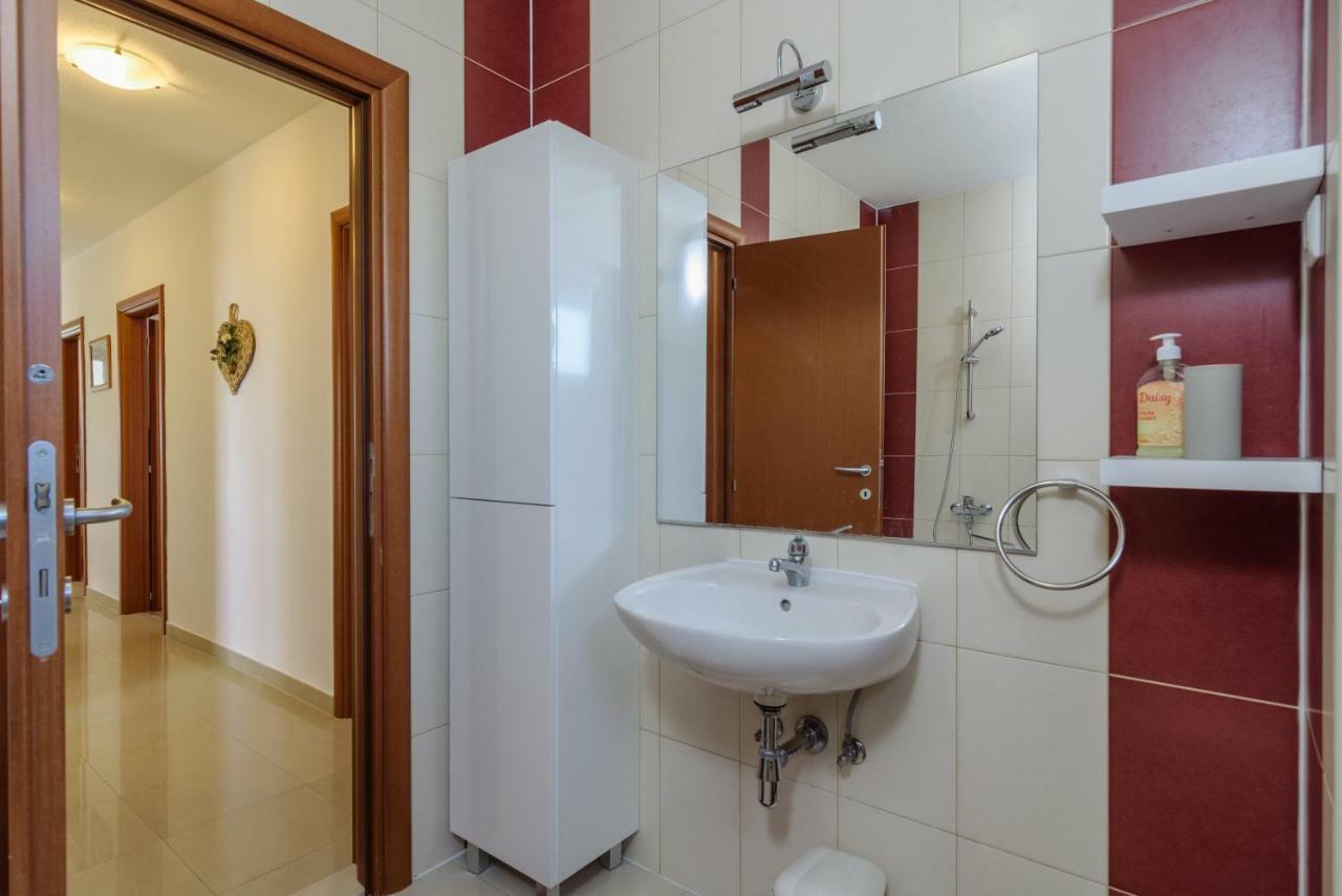 Apartman Niko Kastela Exterior photo